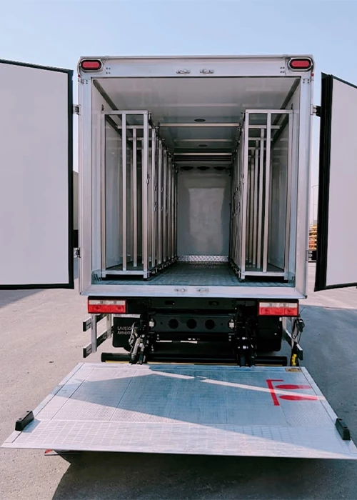 Dautel Tail Lift مُركَّب على شاحنة توصيل - أساد تك KSA